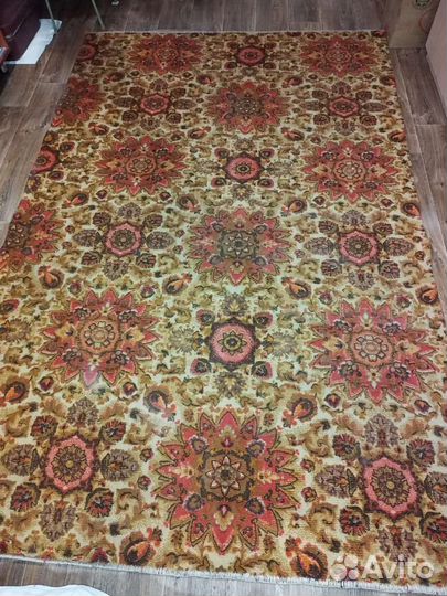 Палас шерстяной