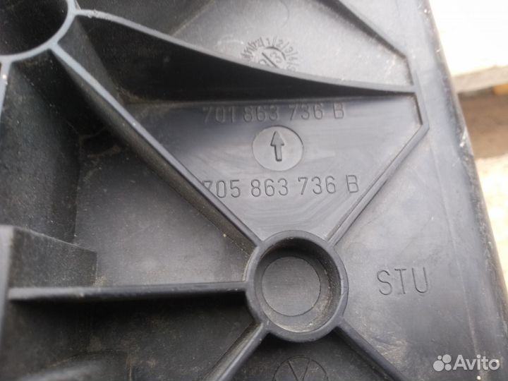 Накладка декоративная передняя правая Volkswagen