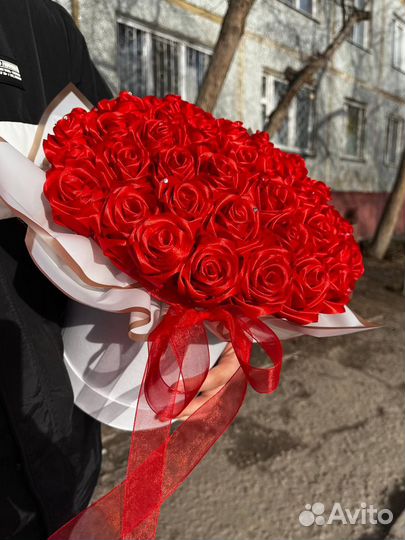 Букет из атласных роз