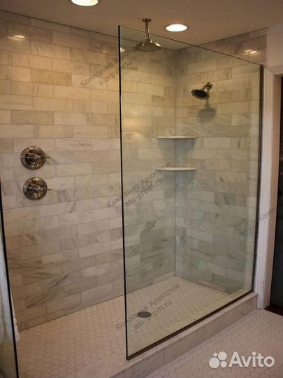 Стеклянные душевые перегородки