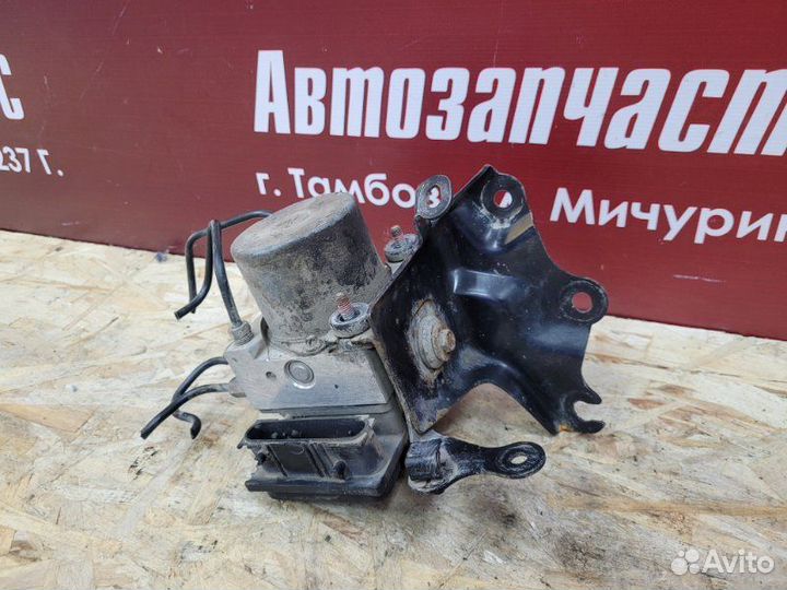 Блок ABS Toyota Auris