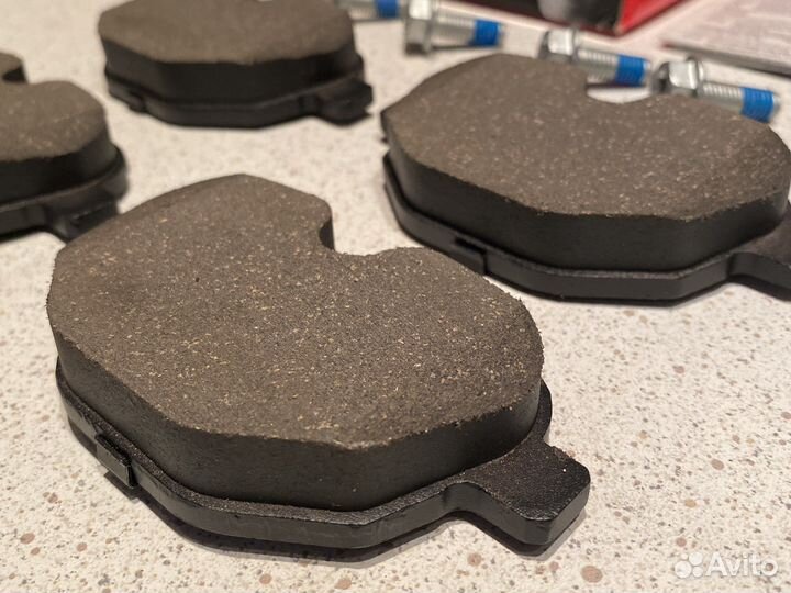 Колодки задние BMW Brembo P06064 оригинал