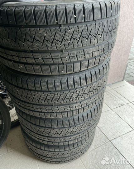 Triangle Snowlink TWT02 245/40 R18