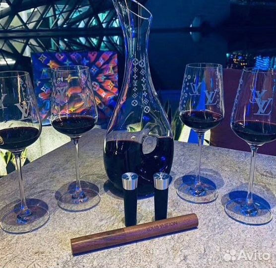 Графин + 4 фужера для вина