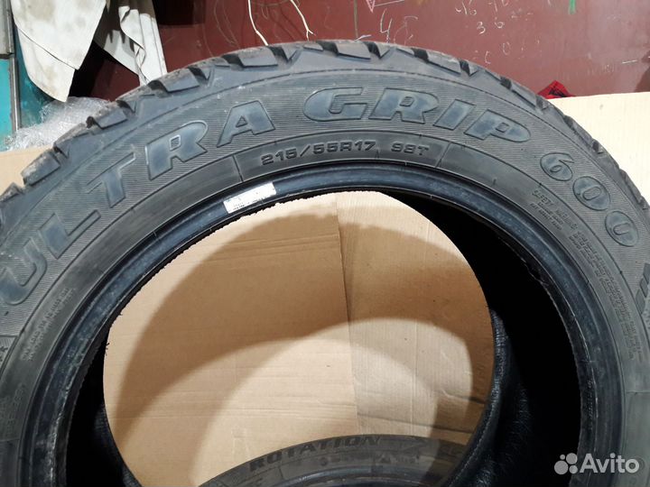 Goodyear Ultragrip 600 215/55 R17 98T