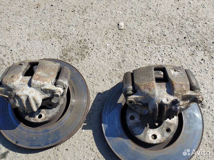 Суппорт тормозной peugeot 307 2006 год 2л ат