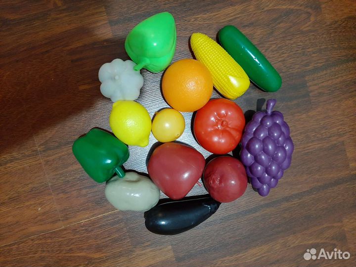 Тележка с фруктами