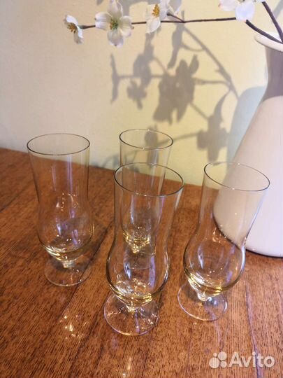 Ретро бокалы для десертного вина и шампанского