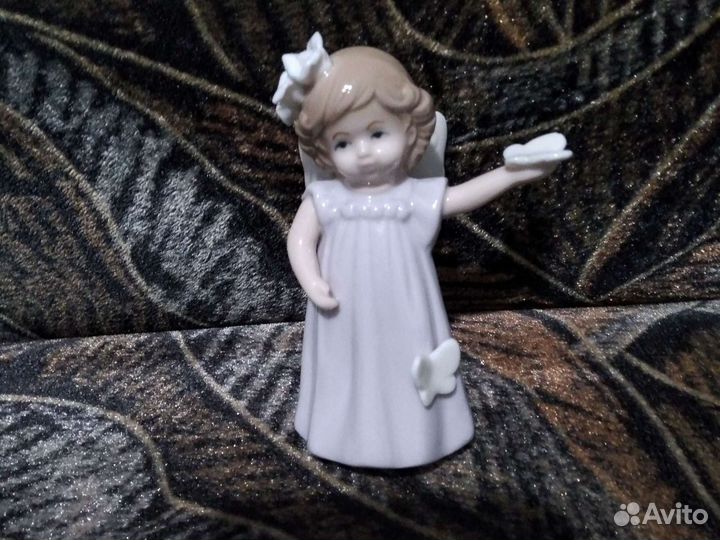 Фарфоровая статуэтка, ангелочек девочка, Англия