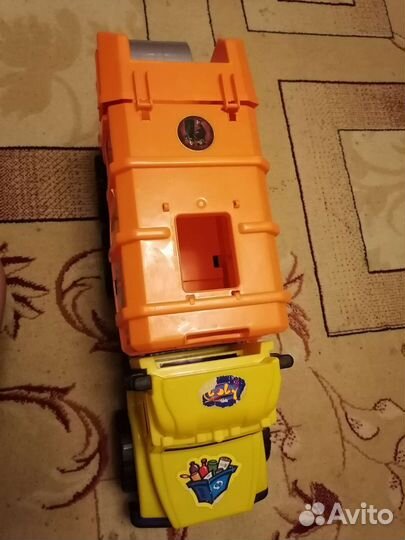 Грузовик - мусоровоз