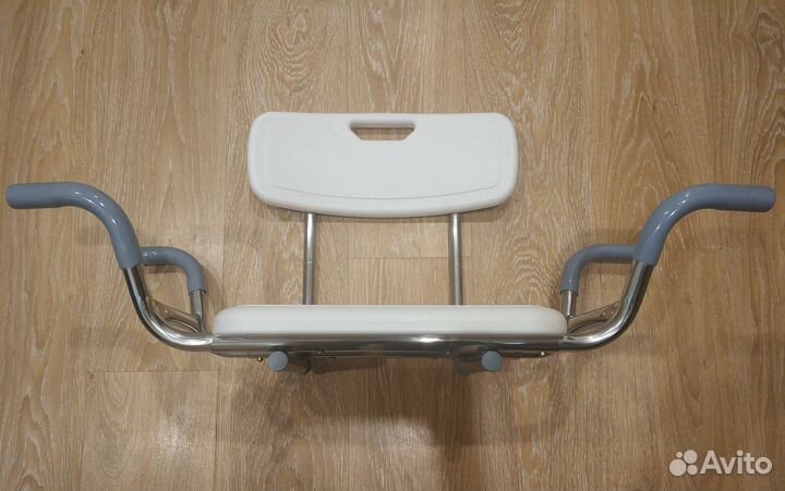 Сиденье в ванну для пожилых
