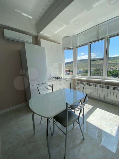 2-к. квартира, 52 м², 9/10 эт.