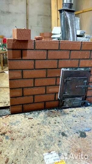 Каменщик. Кирпичная кладка. Строительство дома