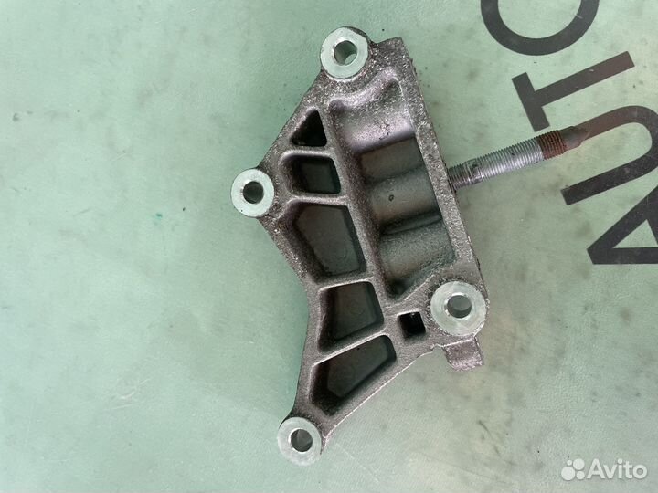 Кронштейн двигателя d4ha hyundai ix35
