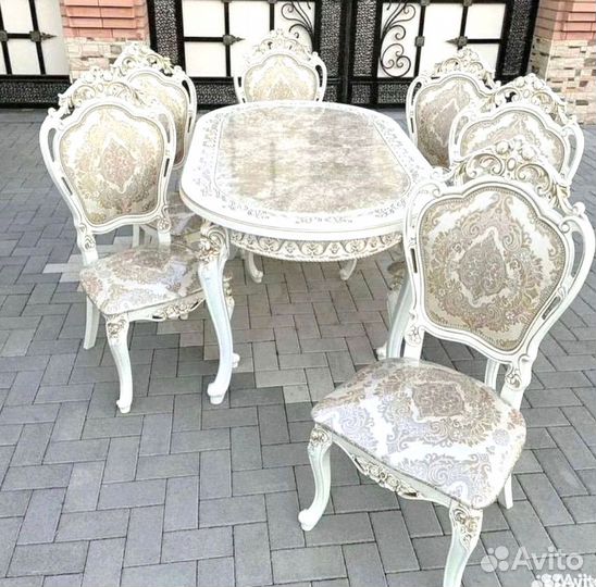 Столы и стулья