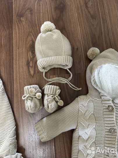 Вязаный комплект на выписку