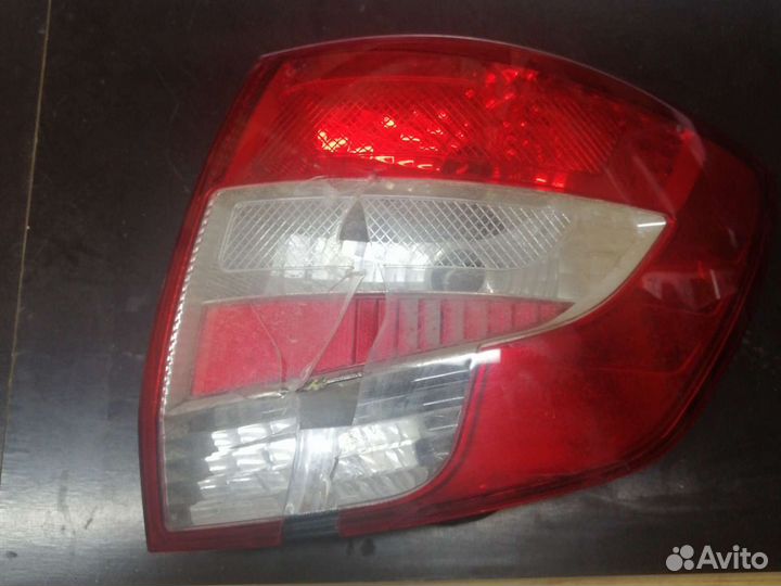 Продам фонарь задний Лада Гранта