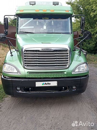 Freightliner Columbia, 2004