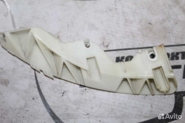 Кронштейн бампера nissan infiniti G25 G35 G37 skyline KV36 NV36 PV36 V36 передний правый 62058JK000