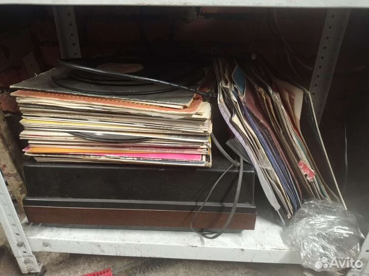 Виниловый проигрыватель