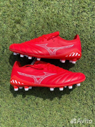 Футбольные бутсы mizuno