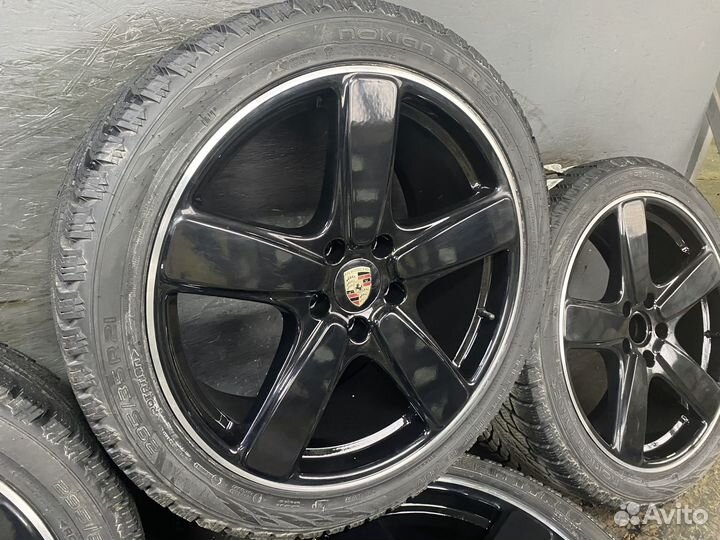 R21 Nokian Tyres Hakkapeliitta R3 295/35, PCD 5x130 DIA 71.6