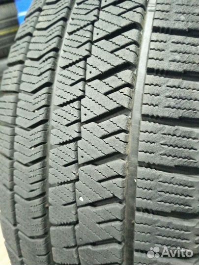 Bridgestone Blizzak VRX2 215/60 R16 95Q