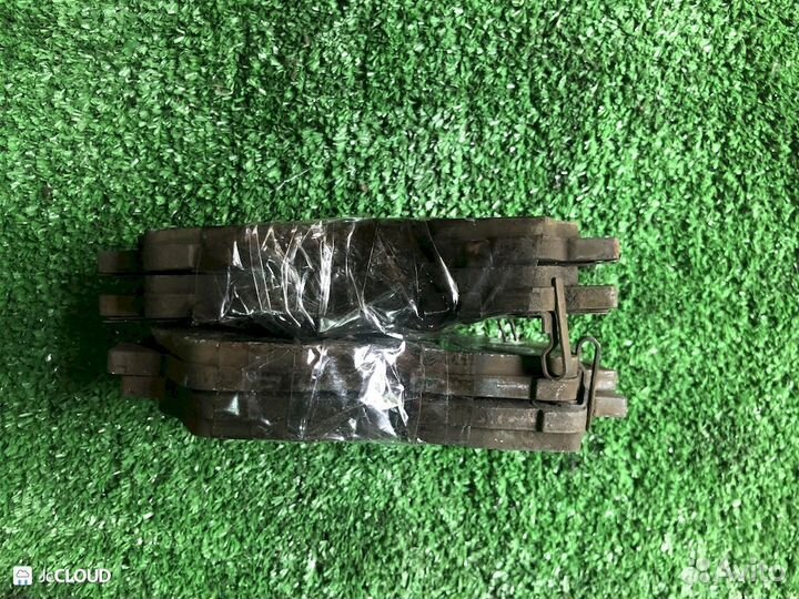 Тормозные колодки на toyota mark II GX90 1GFE