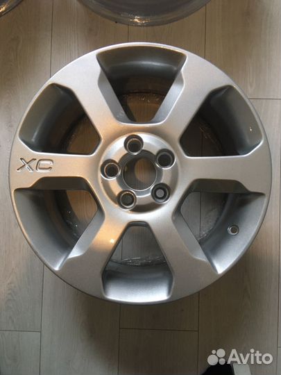 Комплект оригинальных дисков r 17 volvo xc 70