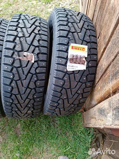 Pirelli Winter Ice Zero 225/60 R18 104T