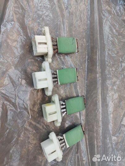 Реостат отопителя печки Форд Фокус 2