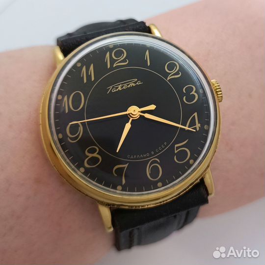 Наручные Часы ракета СССР черный циферблат обслуже