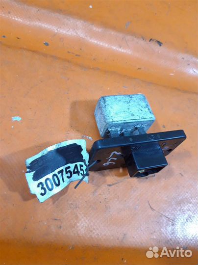 Резистор отопителя Mitsubishi Pajero /Montero (V1