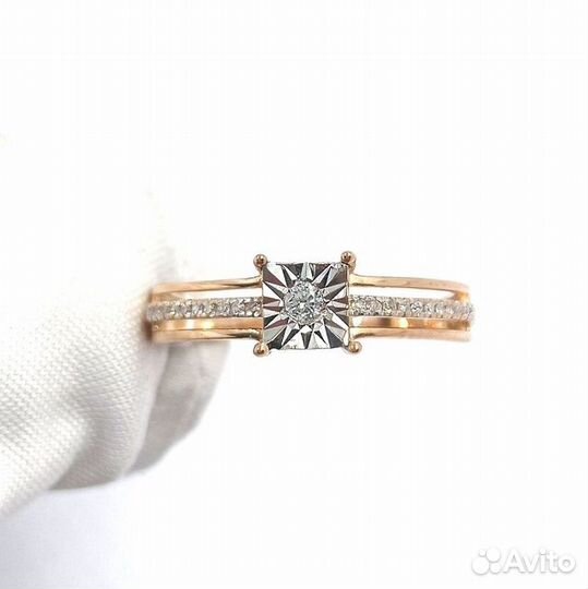 Золотое кольцо с камнем 17р