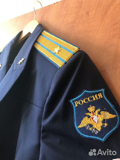 Китель военный