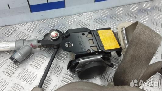 Ремень безопасности с пиропатроном сиденья передне