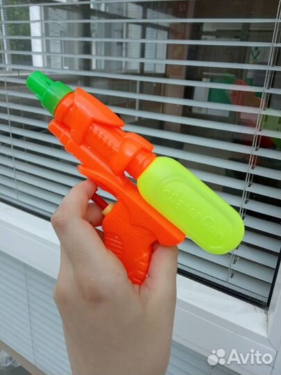 Водный пистолет