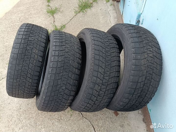 Bridgestone Blizzak DM-V1 235/55 R18 110V
