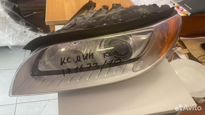 Фара Volvo S8