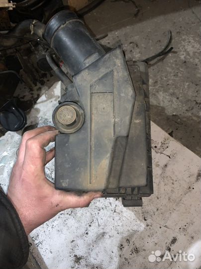 Корпус воздушного фильтра Ford Transit 6 FA 2000-6