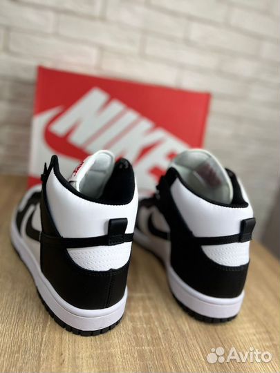 Nike dunk high retro
