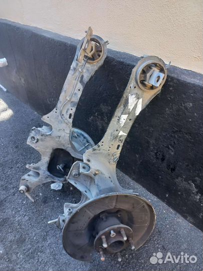 Кулак поворотный задний(левый) Форд Мондео 4