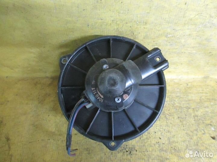 Мотор печки на Toyota GX100