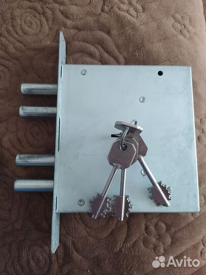 Новый замок врезной