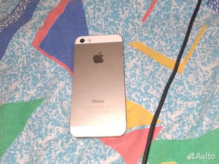Телефон iPhone 5s