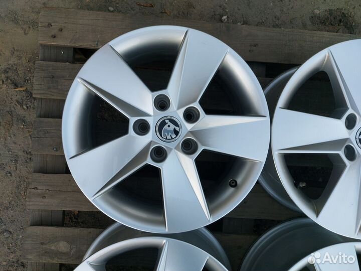 Skoda Octavia A7 Ориг Ilias R17 5x112 ET45 7J 57.1