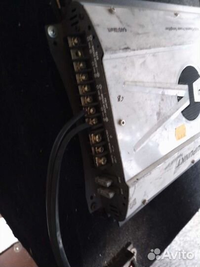 Сабвуфер и усилитель в автомобиль