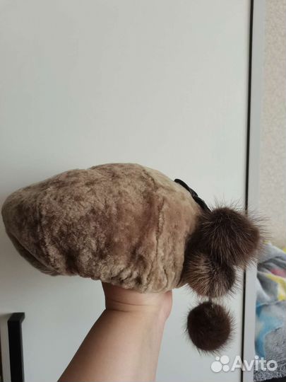 Берет женский мутон