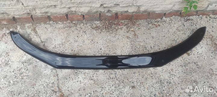 Дефлектор капота