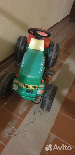 Трактор детский с педалями